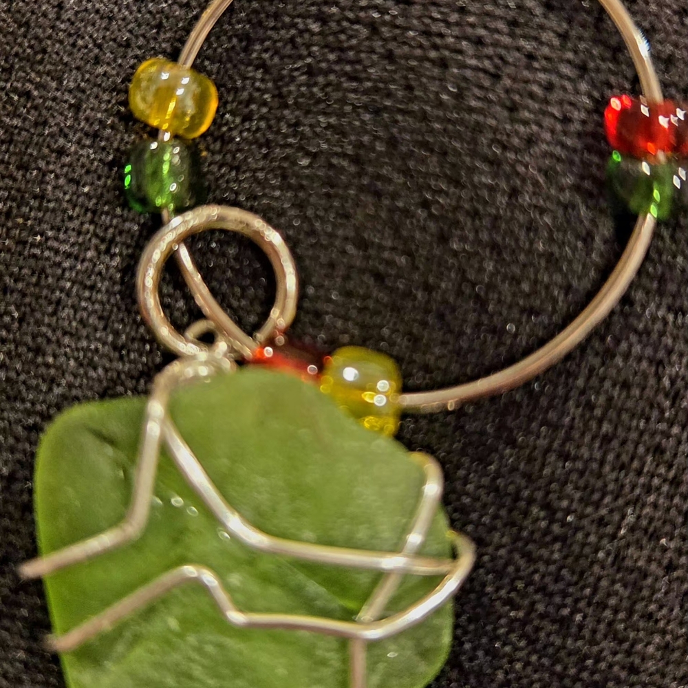 Sea Glass Wire-Wrapped Wine Charms - Green, White, Black, Blue - Picture 3 of 7